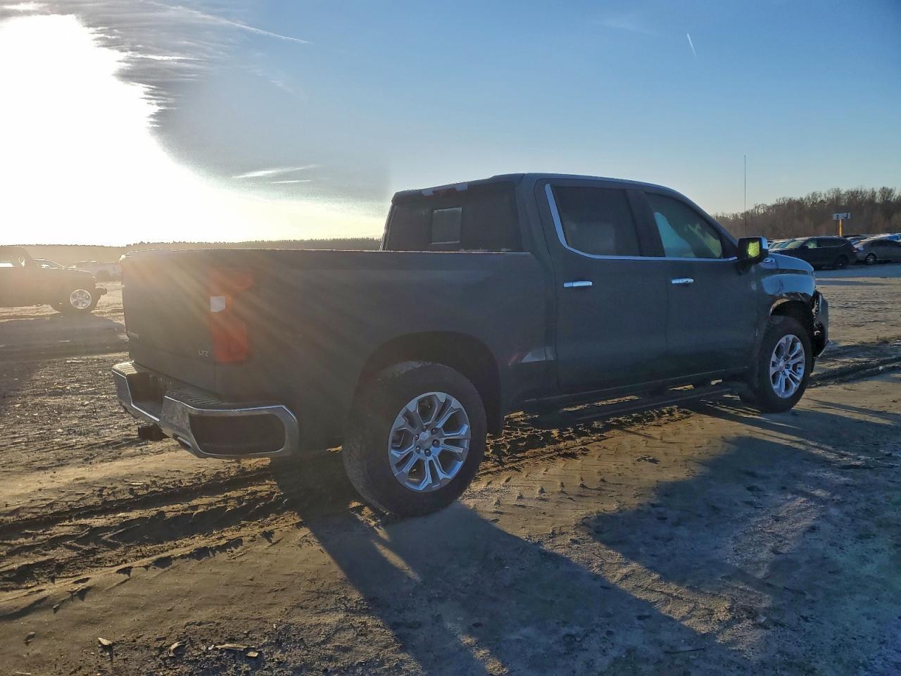 2025 CHEVROLET SILVERADO K1500 LTZ photo 3