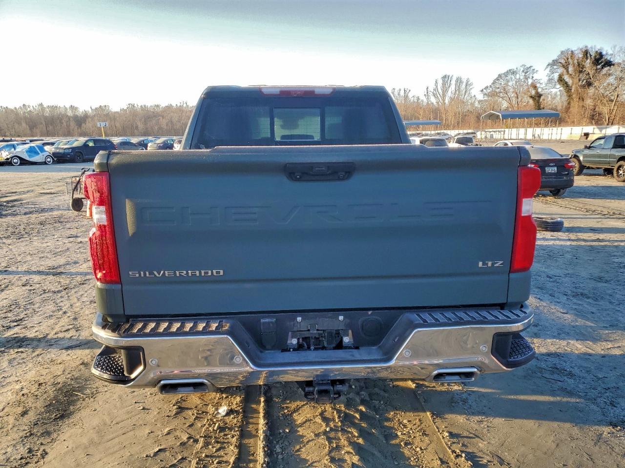 2025 CHEVROLET SILVERADO K1500 LTZ photo 6