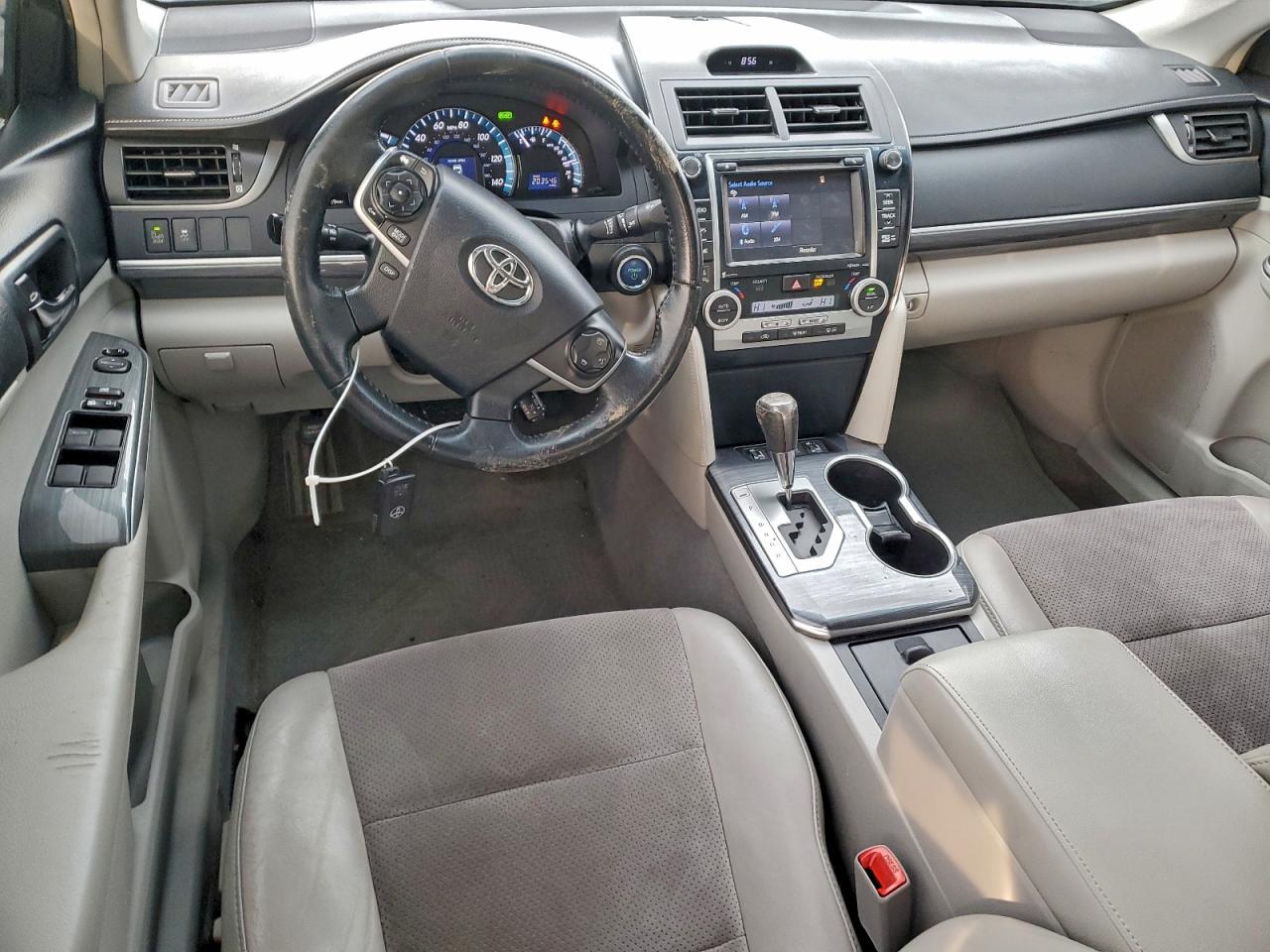 2014 TOYOTA CAMRY HYBRID photo 8
