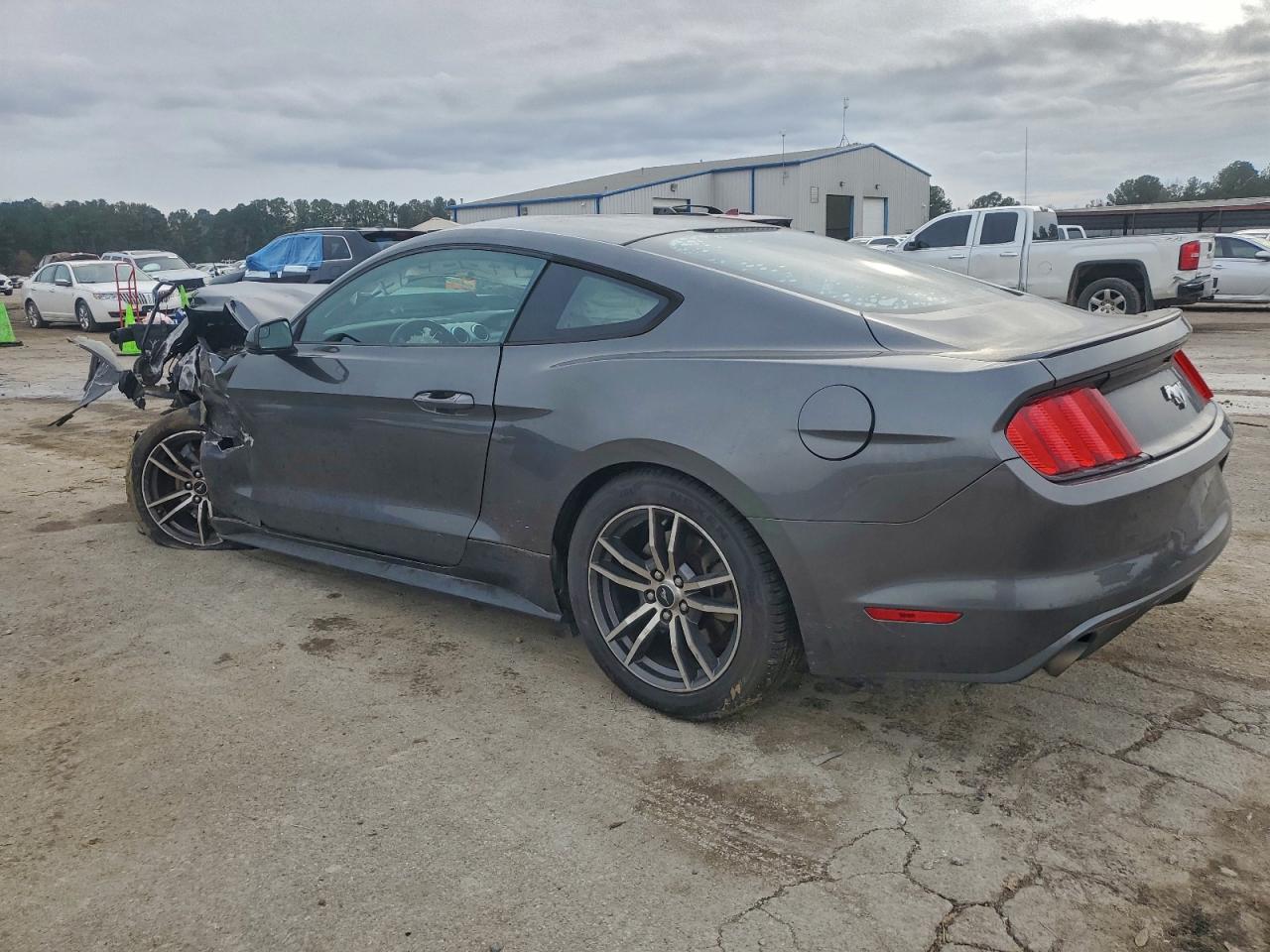 2017 FORD MUSTANG photo 2