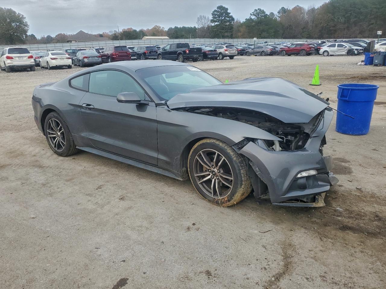 2017 FORD MUSTANG photo 4