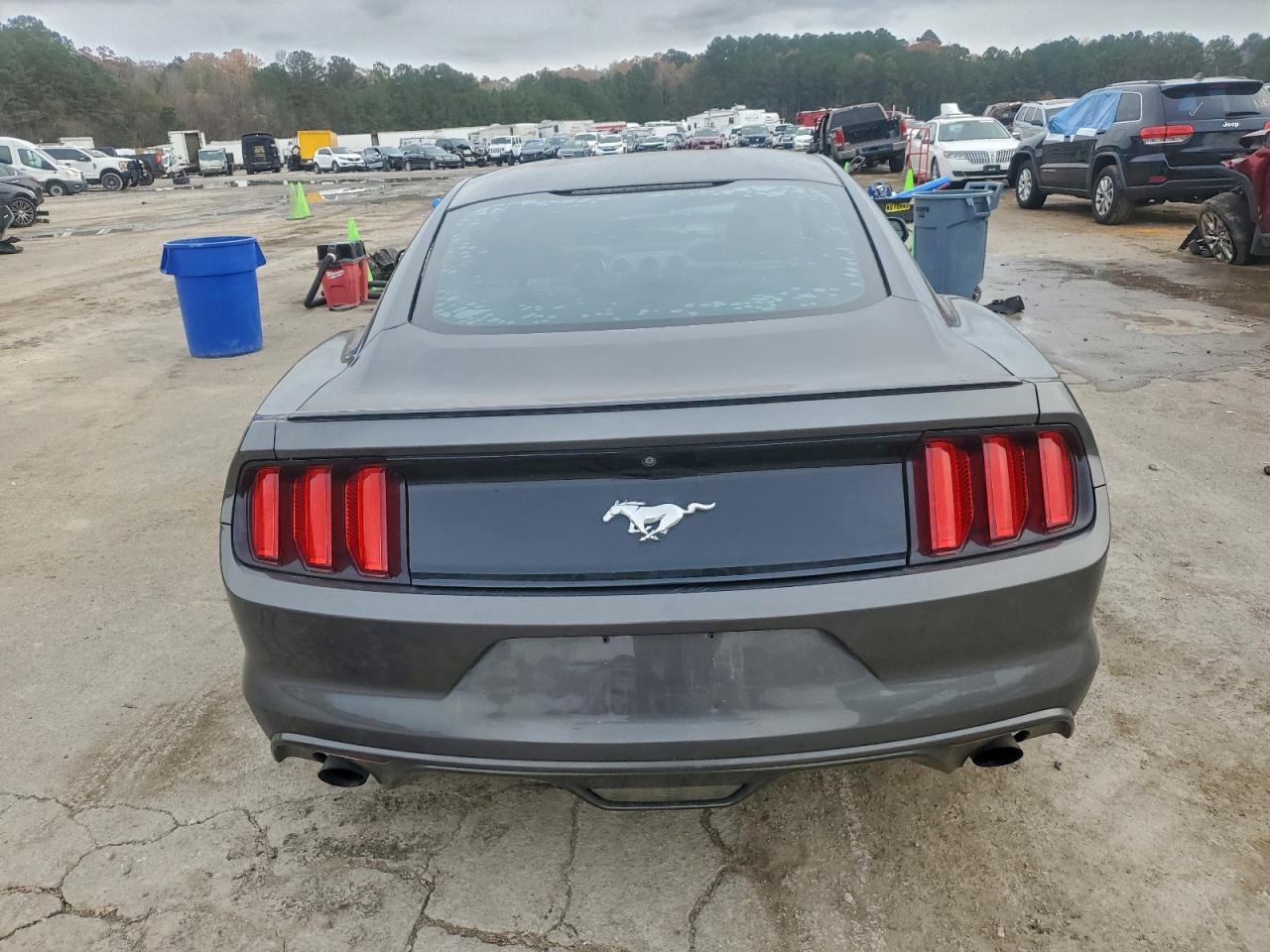 2017 FORD MUSTANG photo 6
