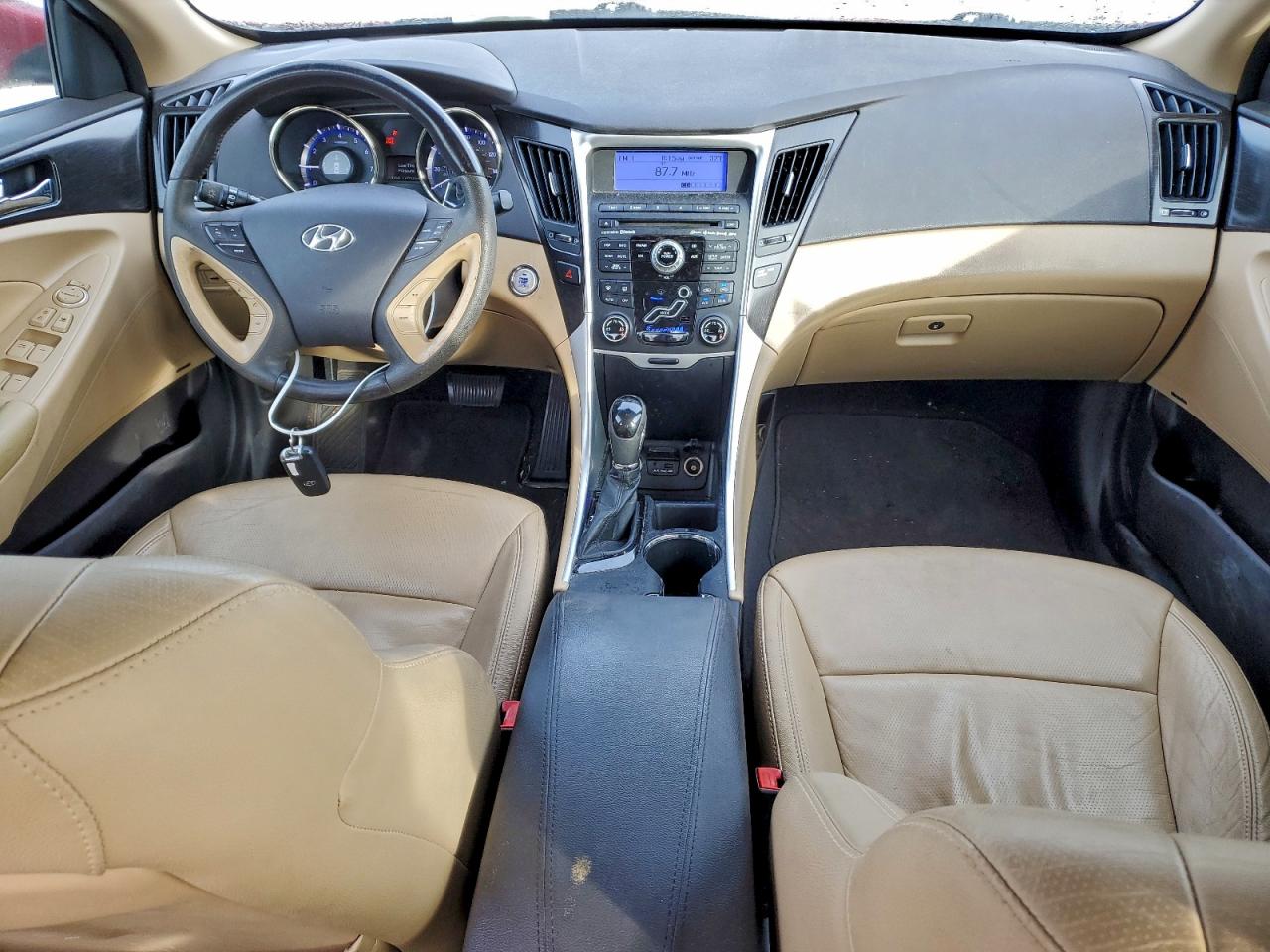 2011 HYUNDAI SONATA SE photo 8