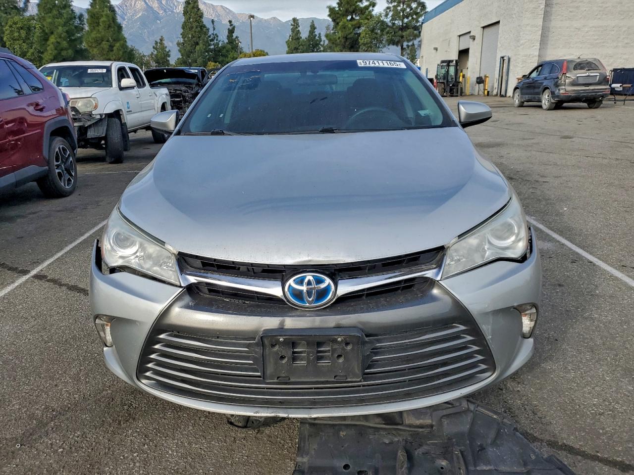 2017 TOYOTA CAMRY HYBRID photo 5