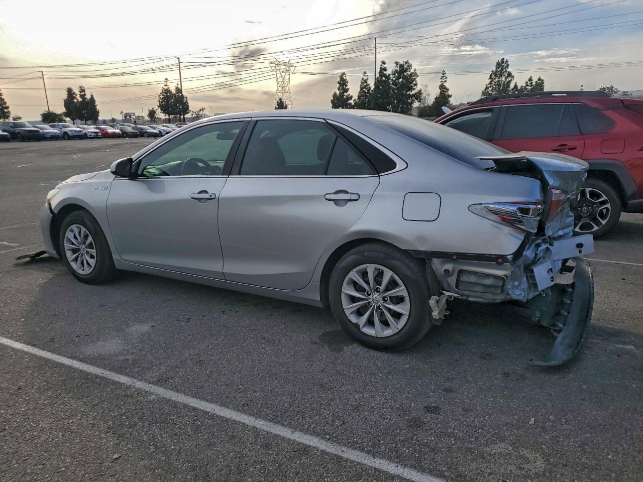 2017 TOYOTA CAMRY HYBRID photo 2