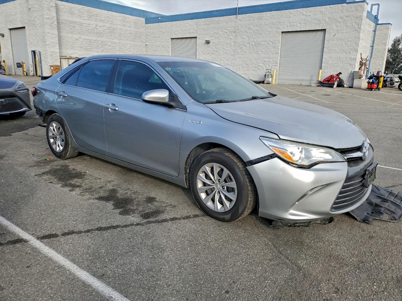 2017 TOYOTA CAMRY HYBRID photo 4