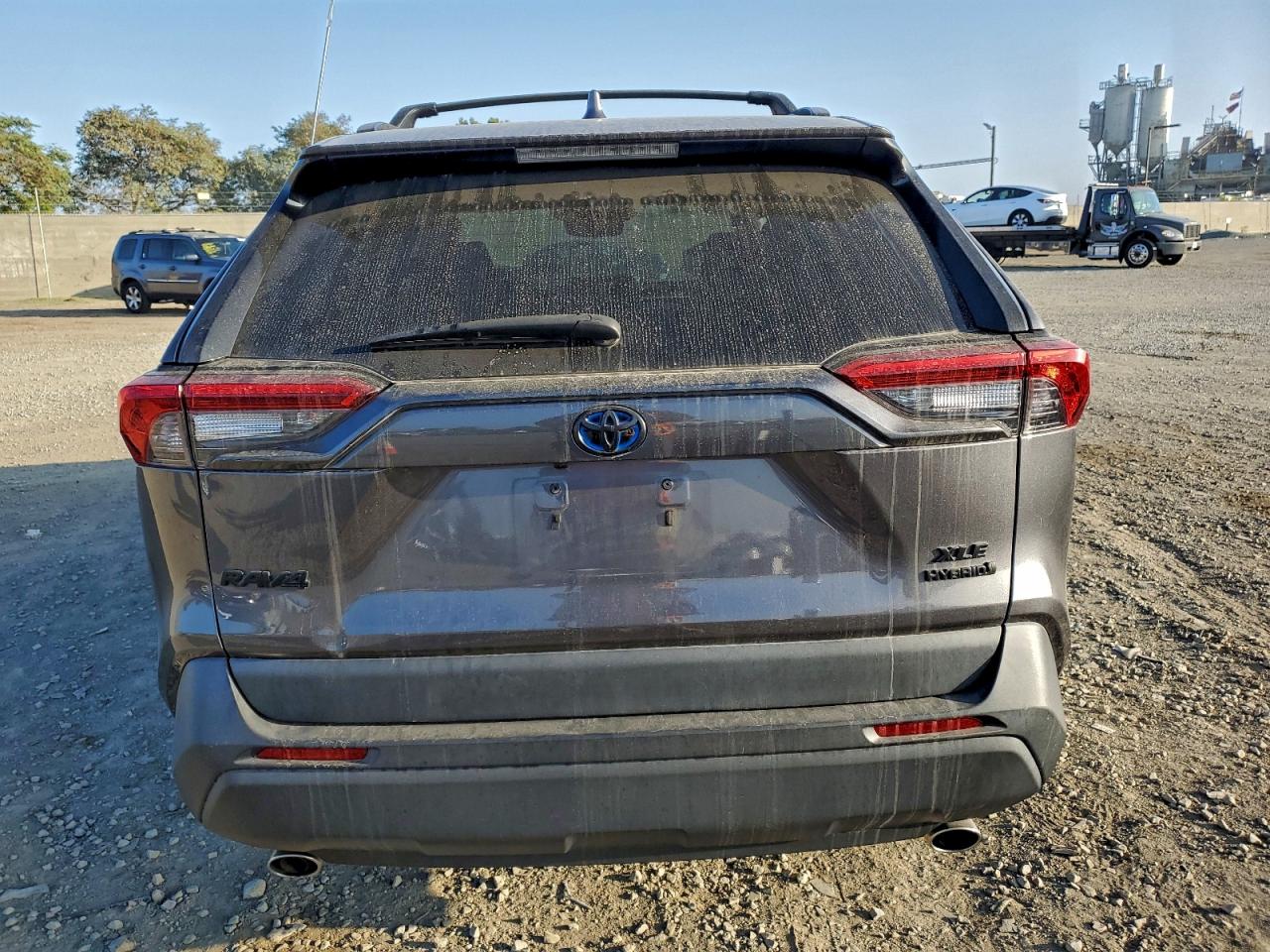 2021 TOYOTA RAV4 XLE photo 6