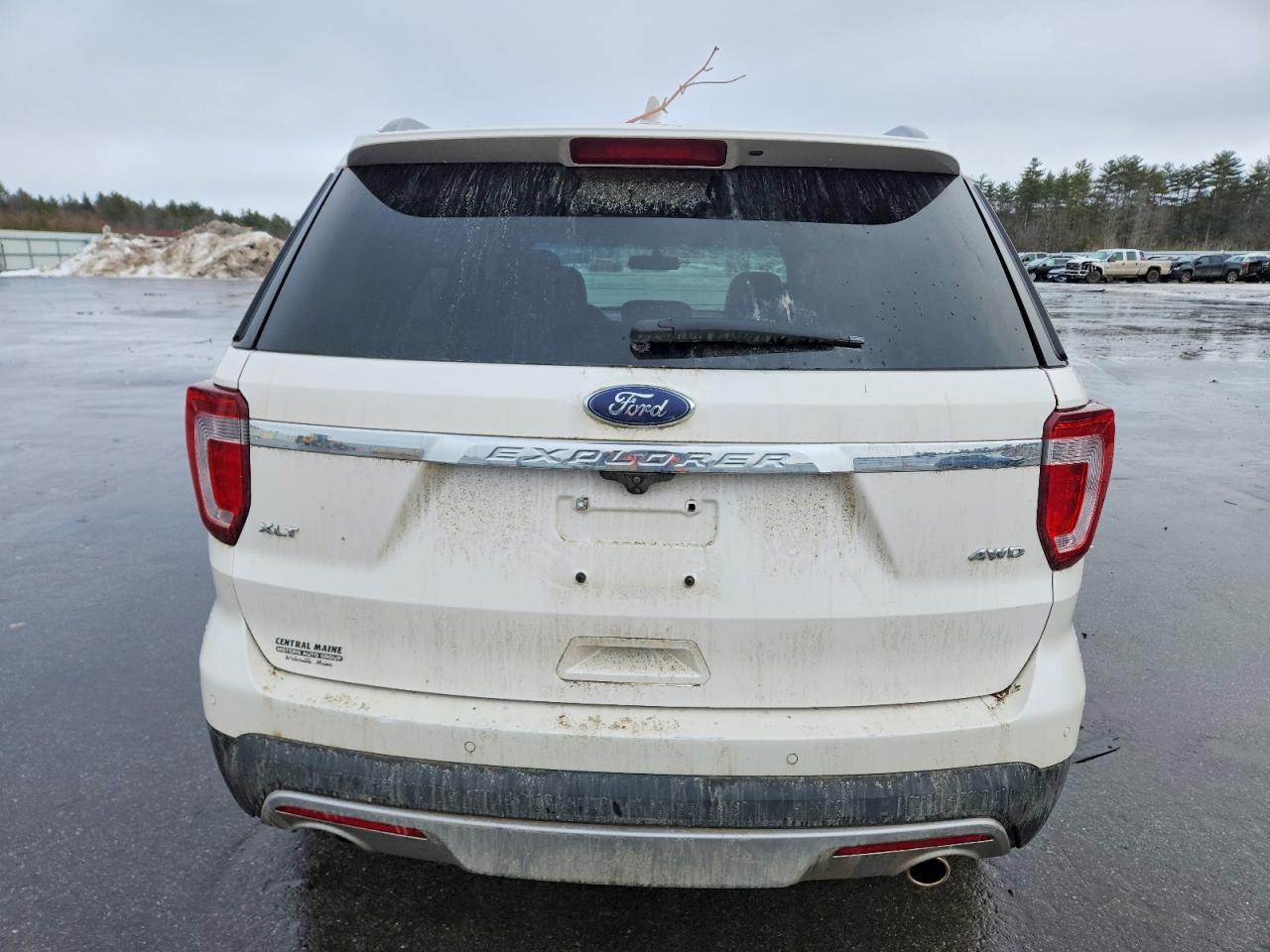 2017 FORD EXPLORER XLT photo 6