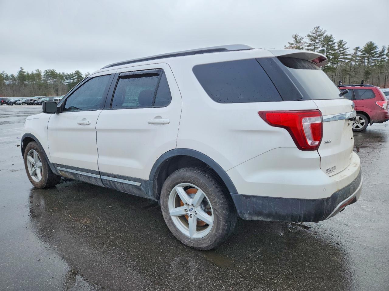 2017 FORD EXPLORER XLT photo 2