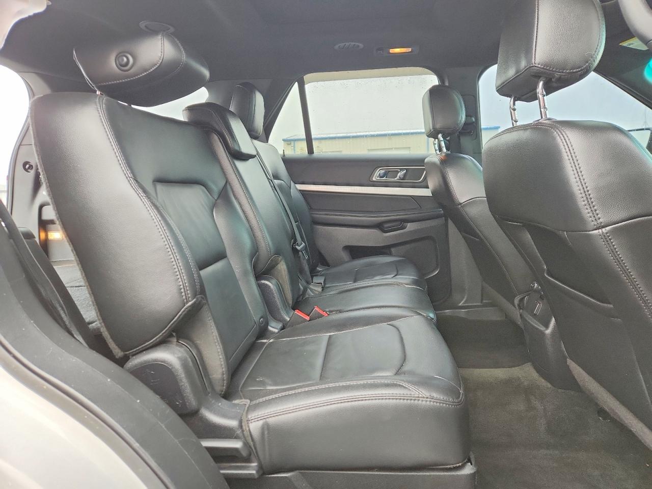 2017 FORD EXPLORER XLT photo 11