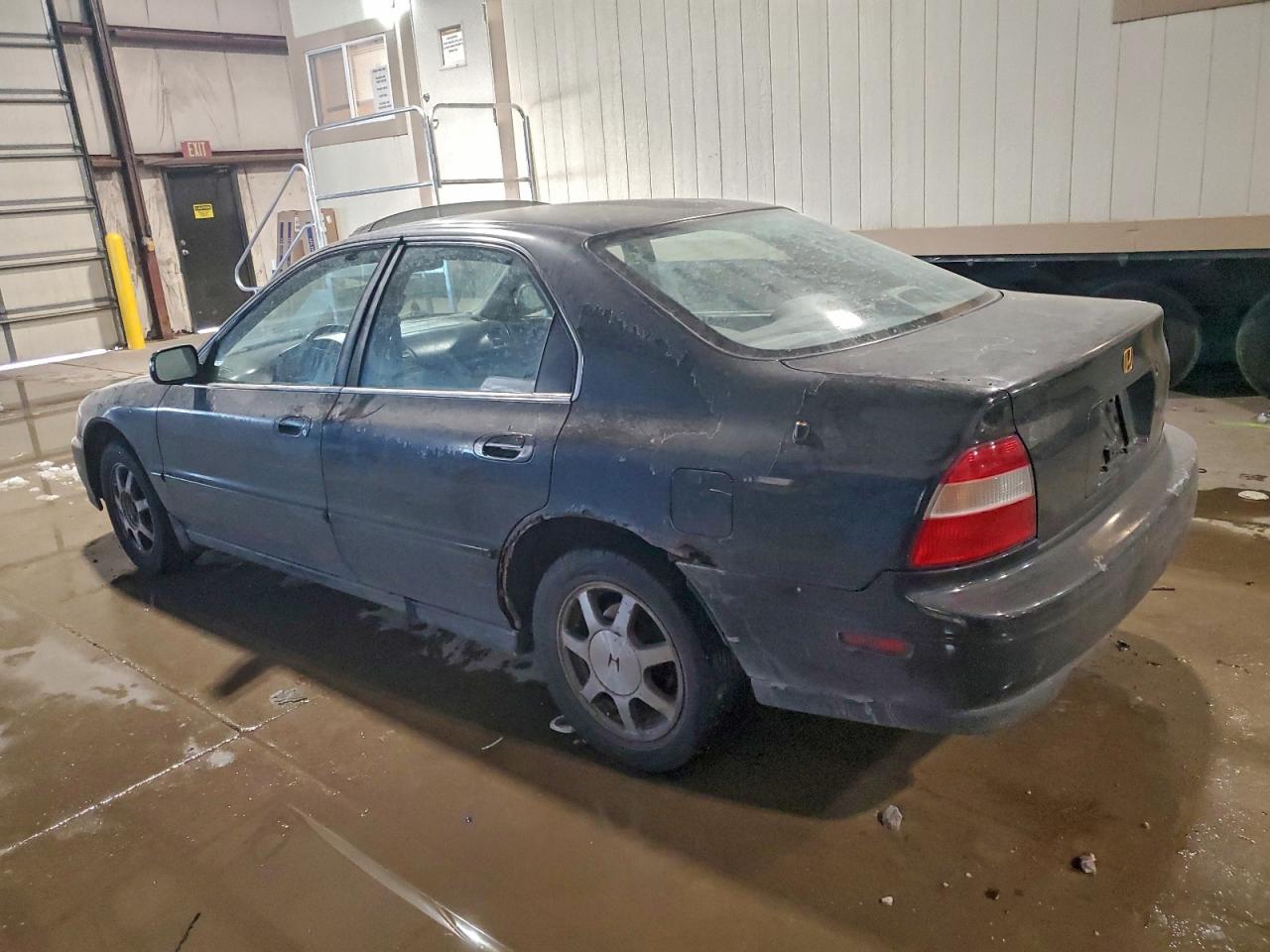 1994 HONDA ACCORD EX photo 2