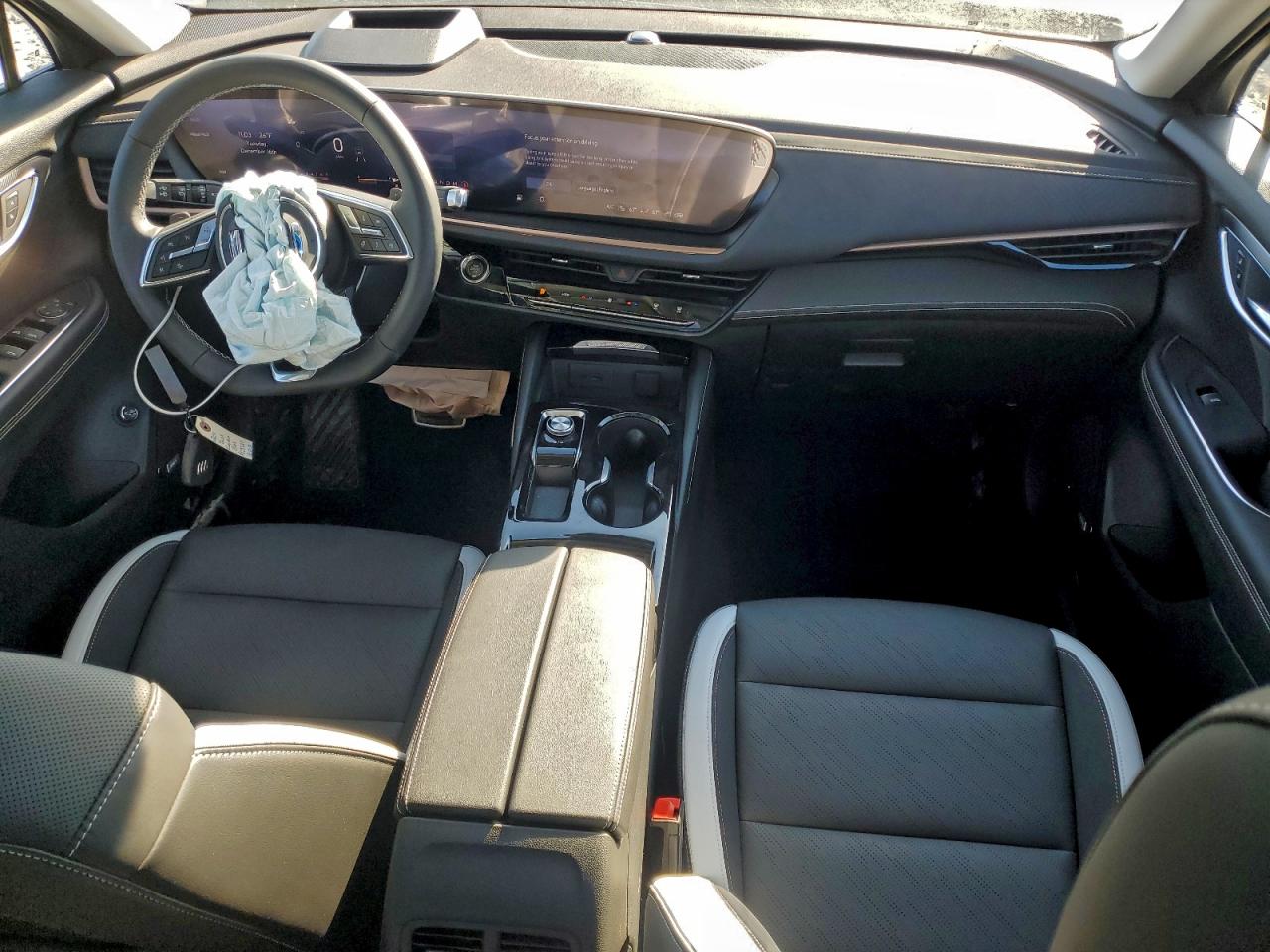 2024 BUICK ENVISION ESSENCE photo 8