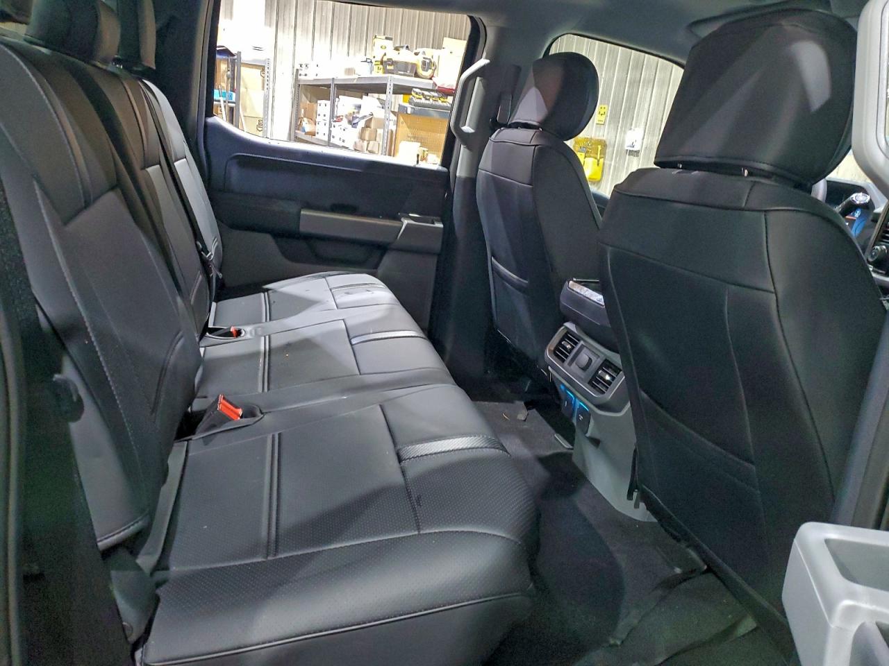 2025 FORD F150 XLT photo 19