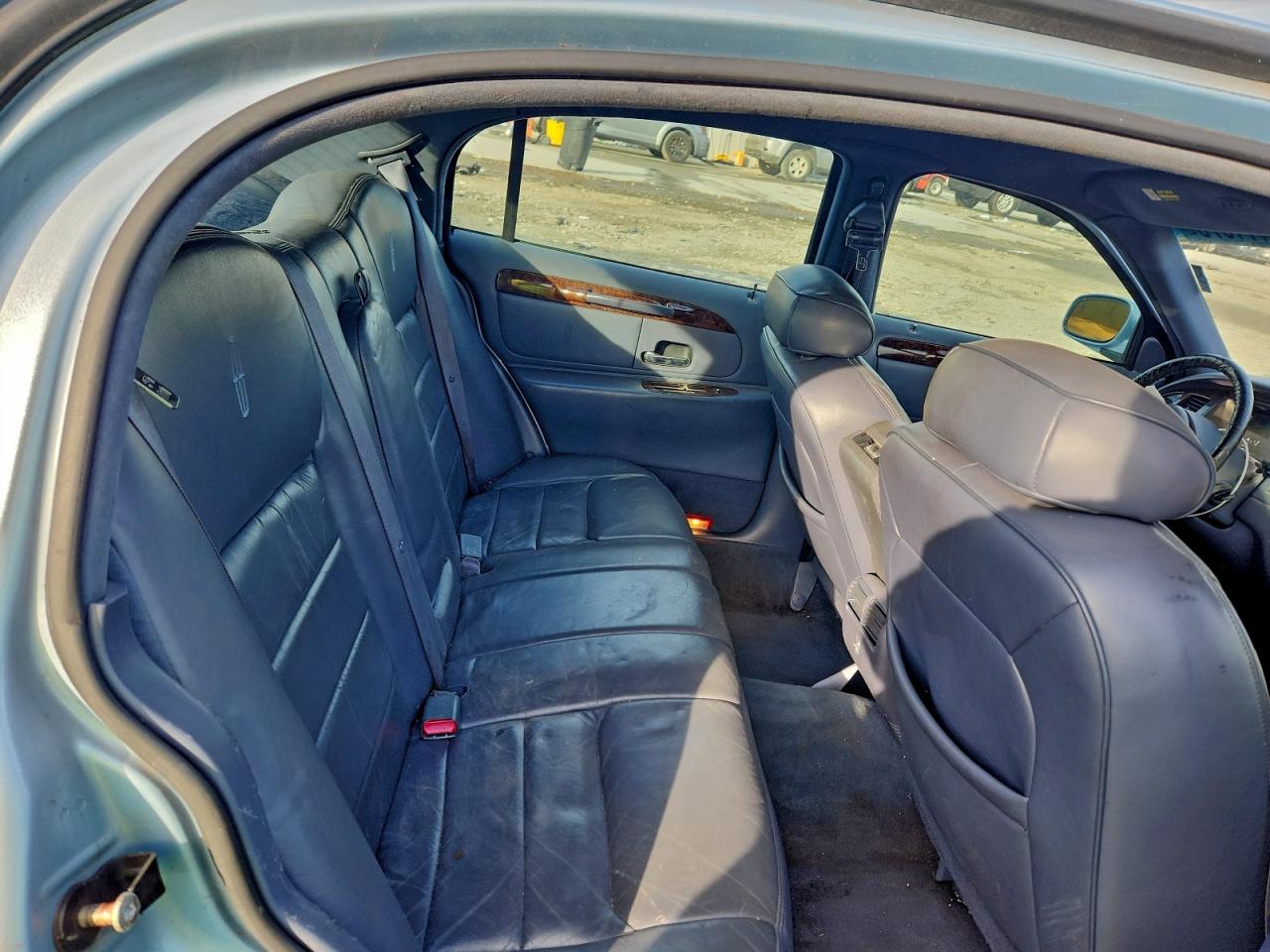 1998 LINCOLN TOWN CAR SIGNATURE photo 10