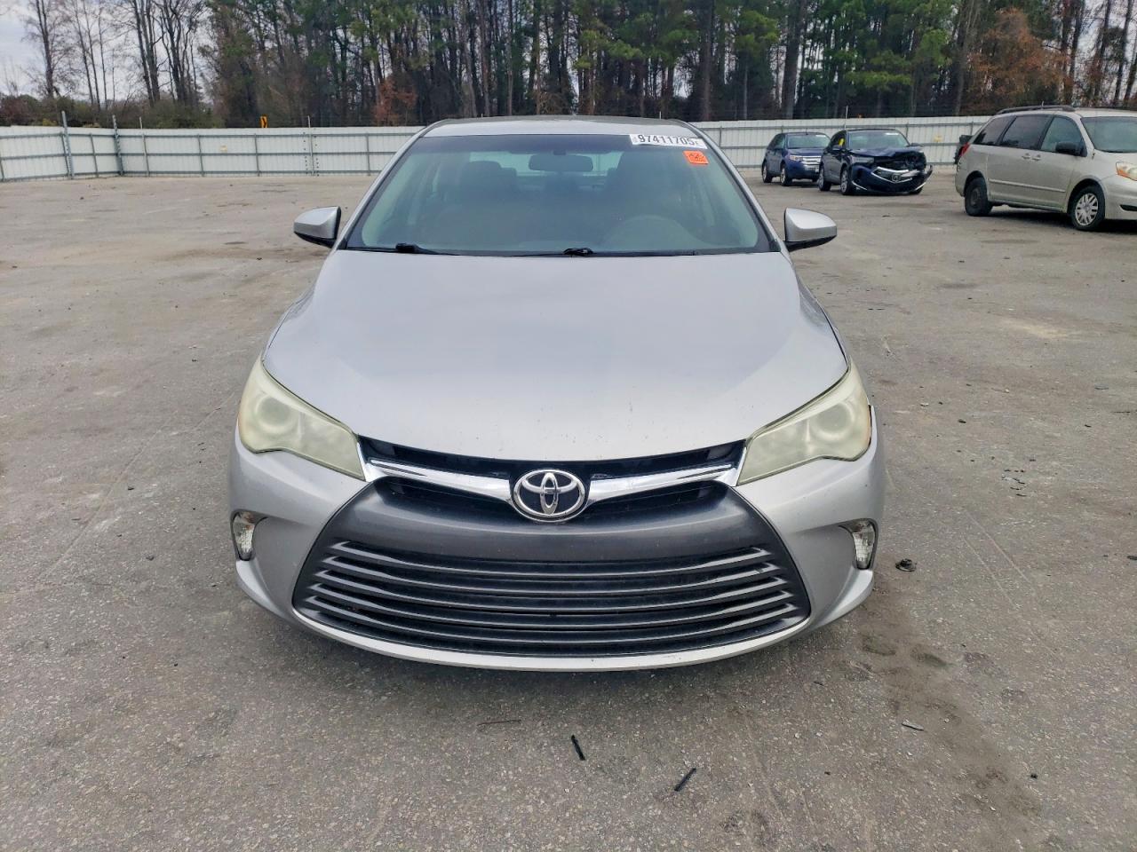 2016 TOYOTA CAMRY LE photo 5