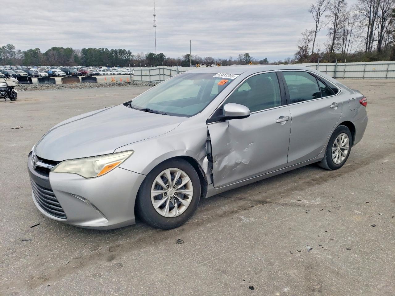 2016 TOYOTA CAMRY