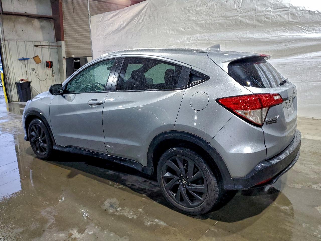 2021 HONDA HR-V SPORT photo 2