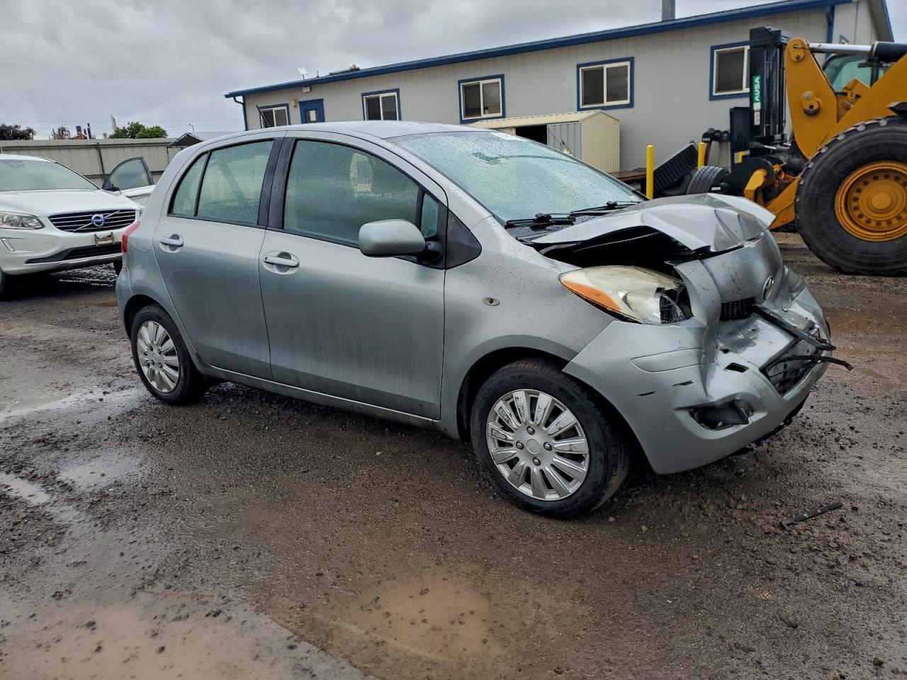 2010 TOYOTA YARIS photo 4