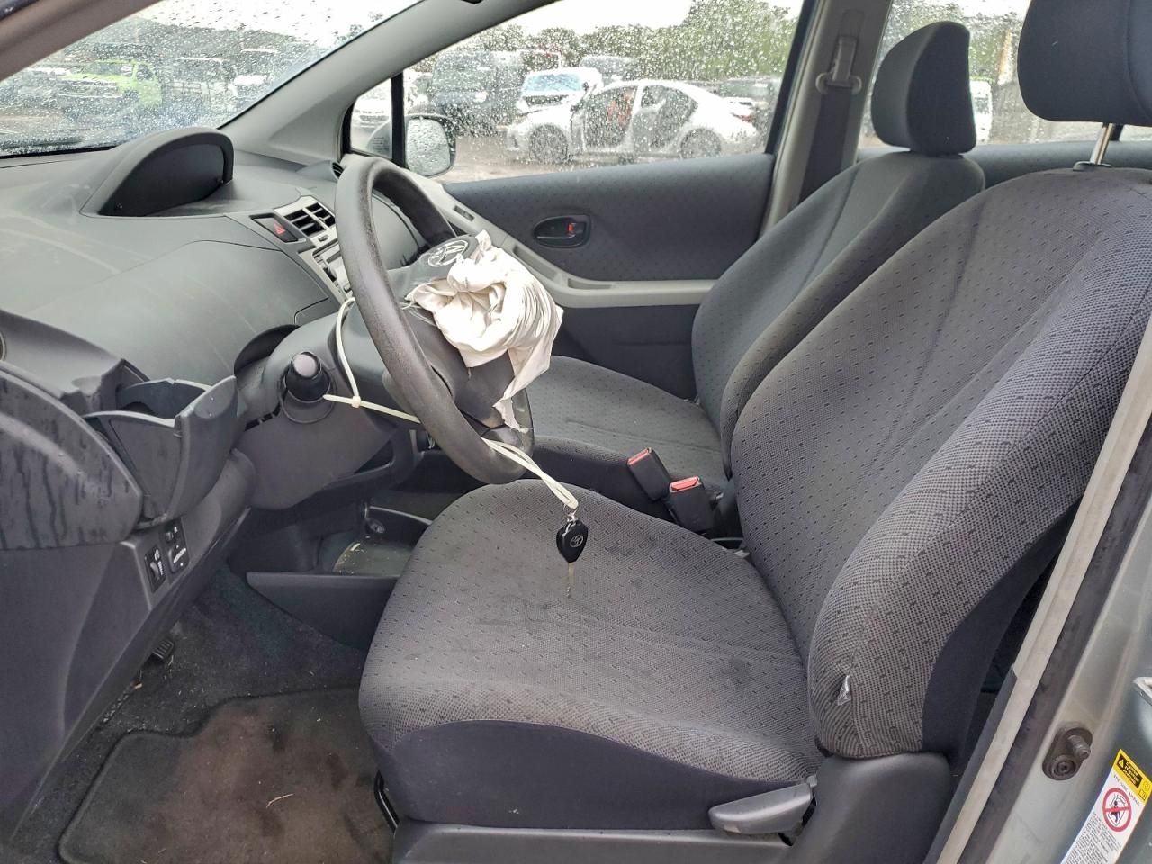 2010 TOYOTA YARIS photo 7