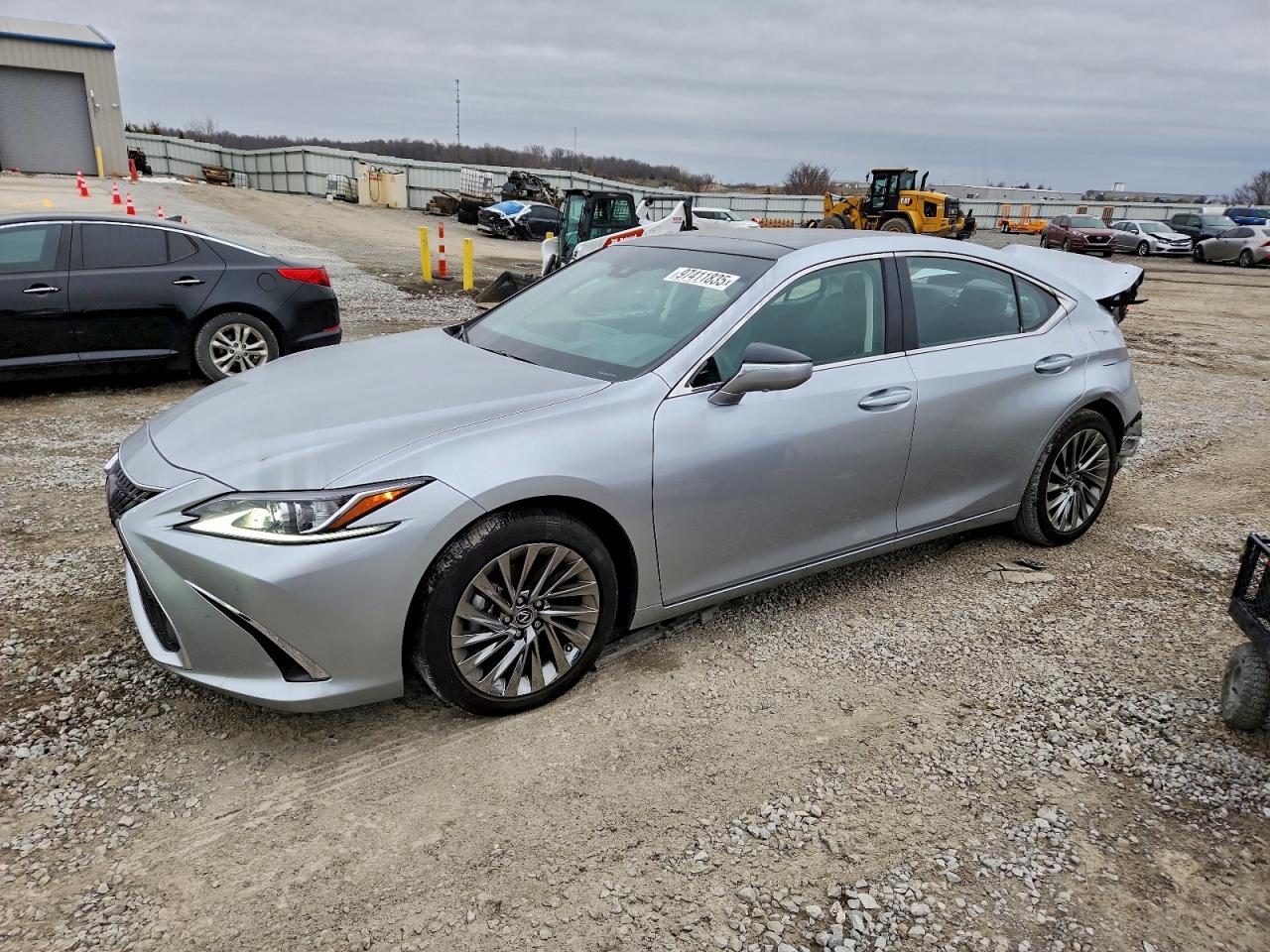 2025 LEXUS ES