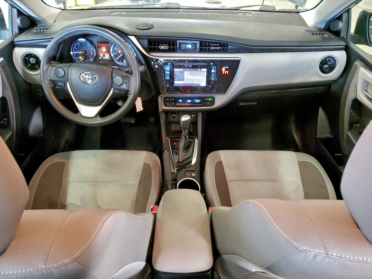 2019 TOYOTA COROLLA L photo 8