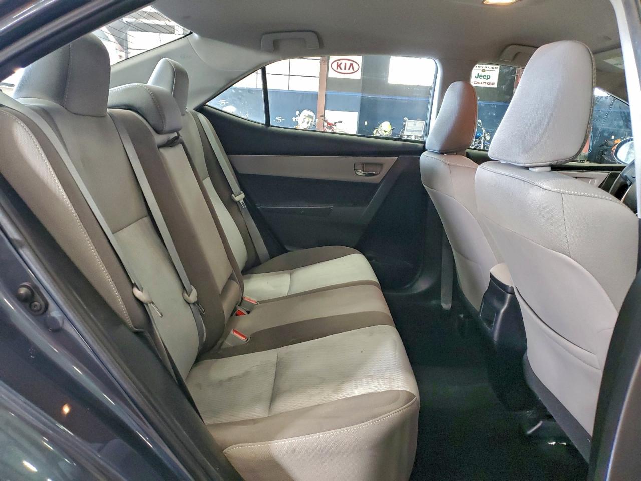 2019 TOYOTA COROLLA L photo 10