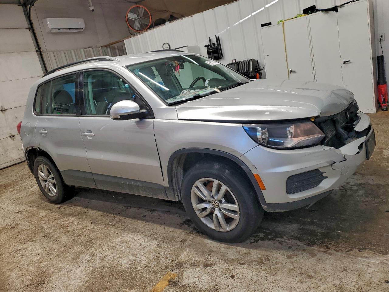 2016 VOLKSWAGEN TIGUAN S photo 4