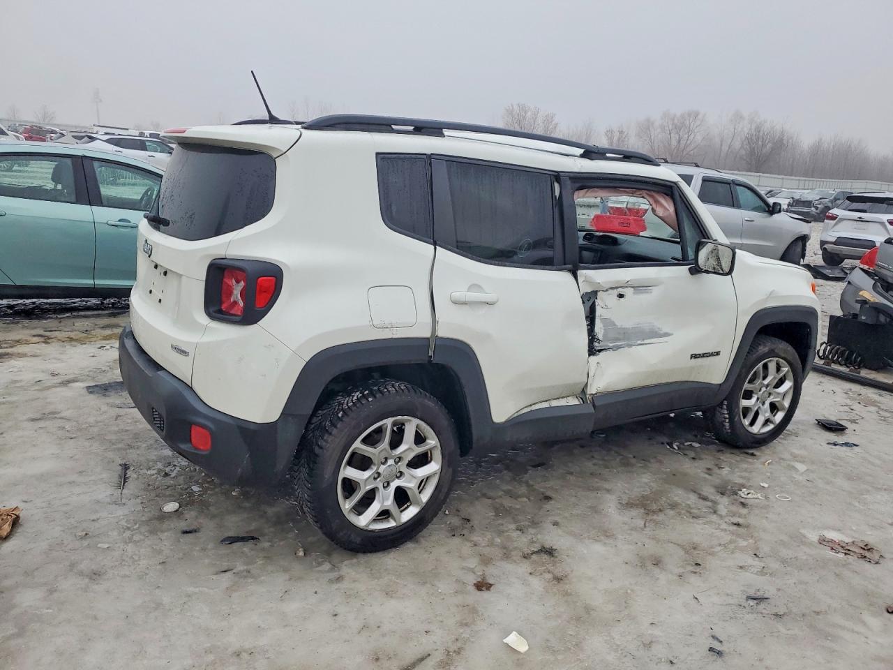 2017 JEEP RENEGADE LATITUDE photo 3