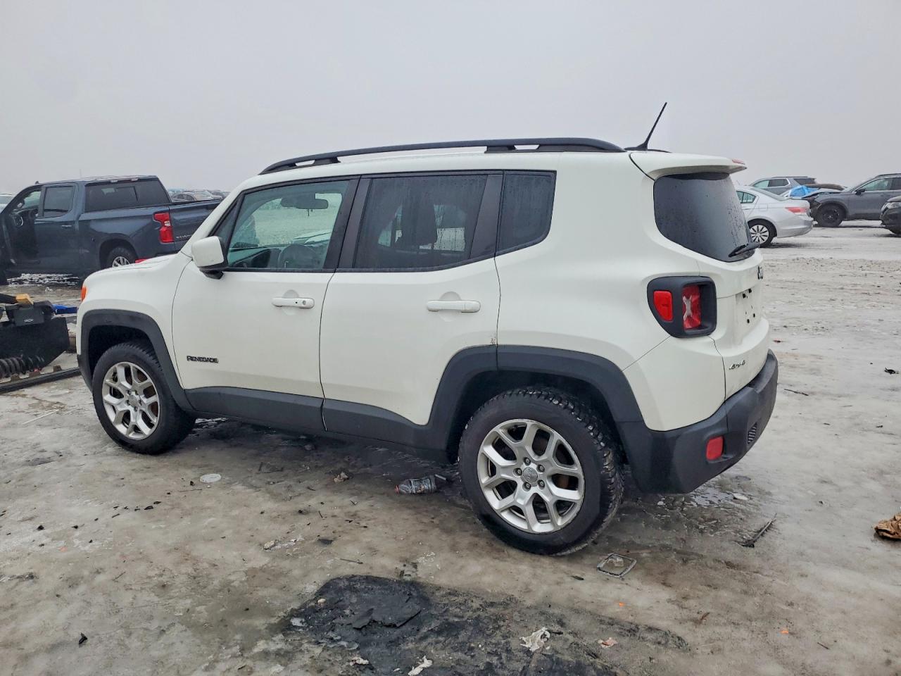 2017 JEEP RENEGADE LATITUDE photo 2