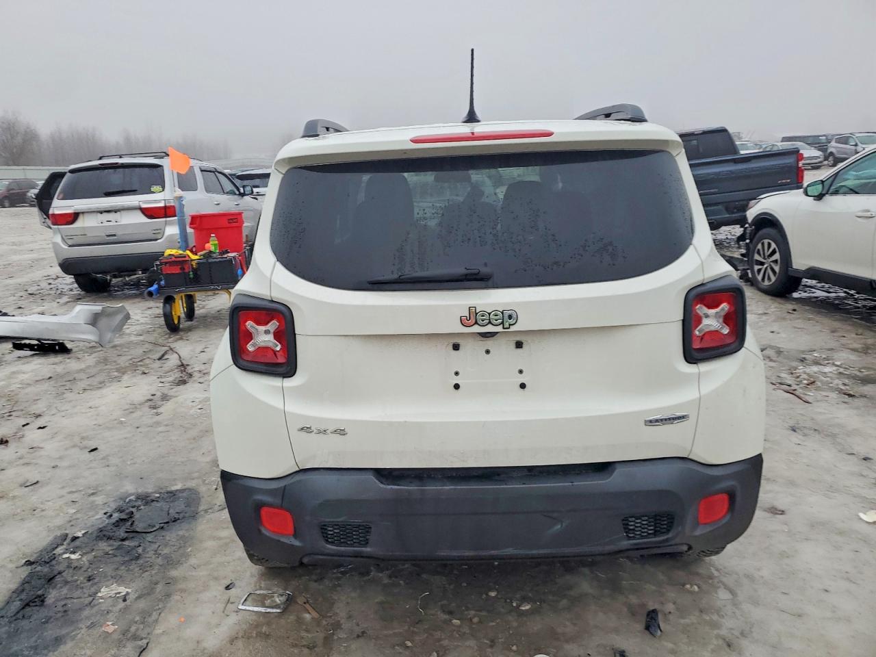 2017 JEEP RENEGADE LATITUDE photo 6