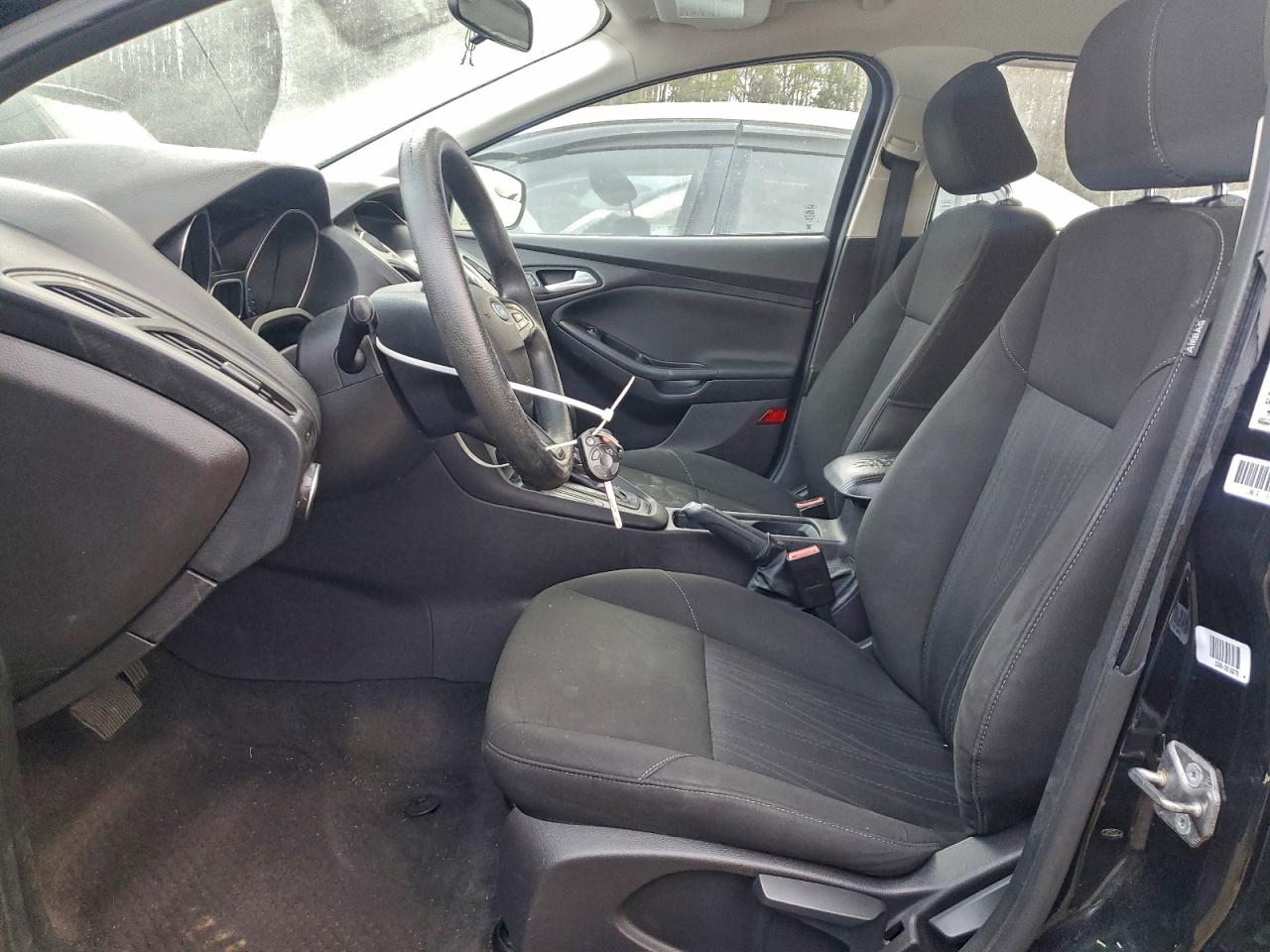 2015 FORD FOCUS SE photo 7