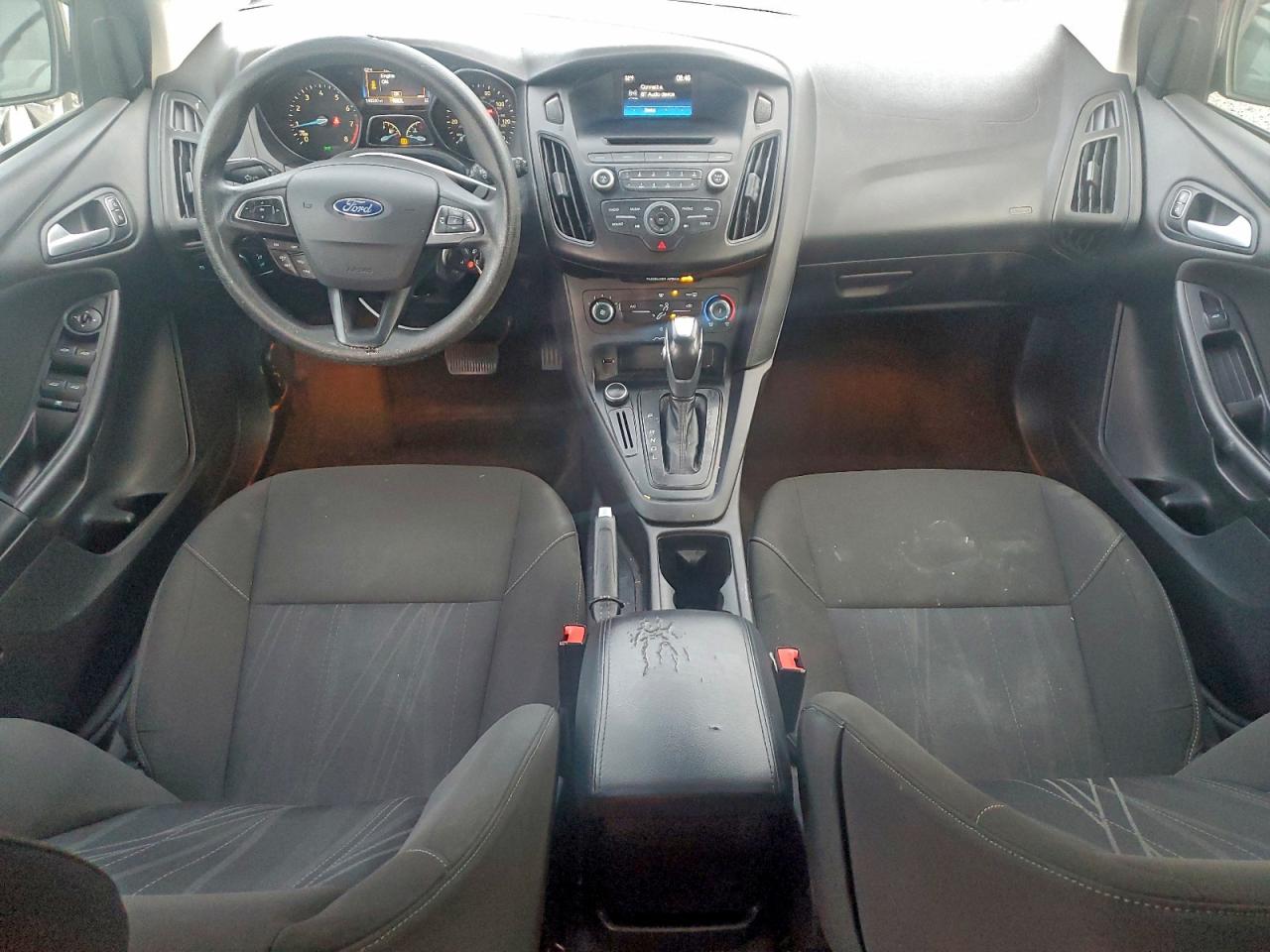 2015 FORD FOCUS SE photo 8
