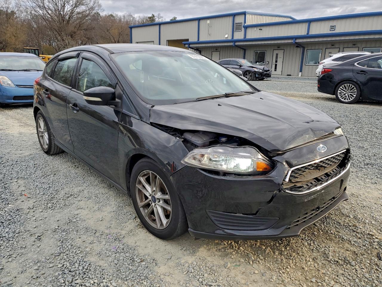 2015 FORD FOCUS SE photo 4