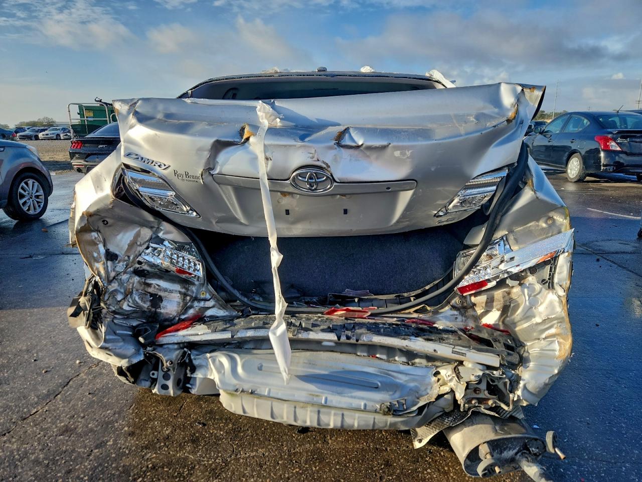 2010 TOYOTA CAMRY BASE photo 6