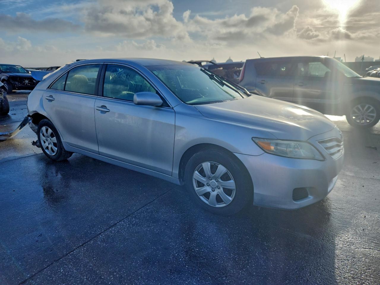 2010 TOYOTA CAMRY BASE photo 4