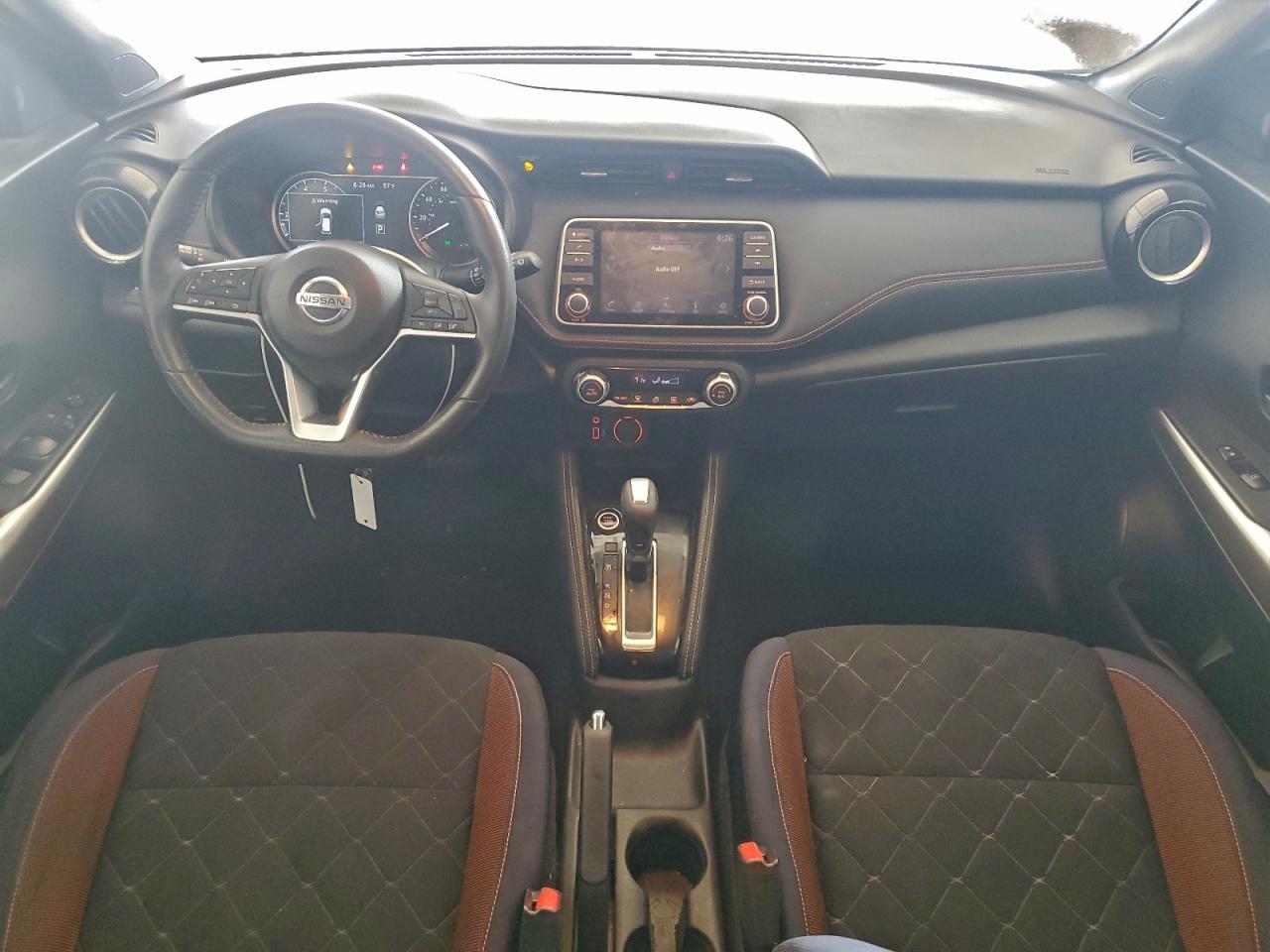 2018 NISSAN KICKS S photo 8
