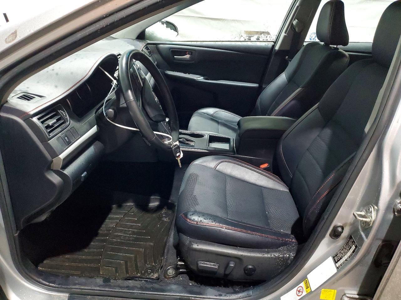 2017 TOYOTA CAMRY LE photo 7