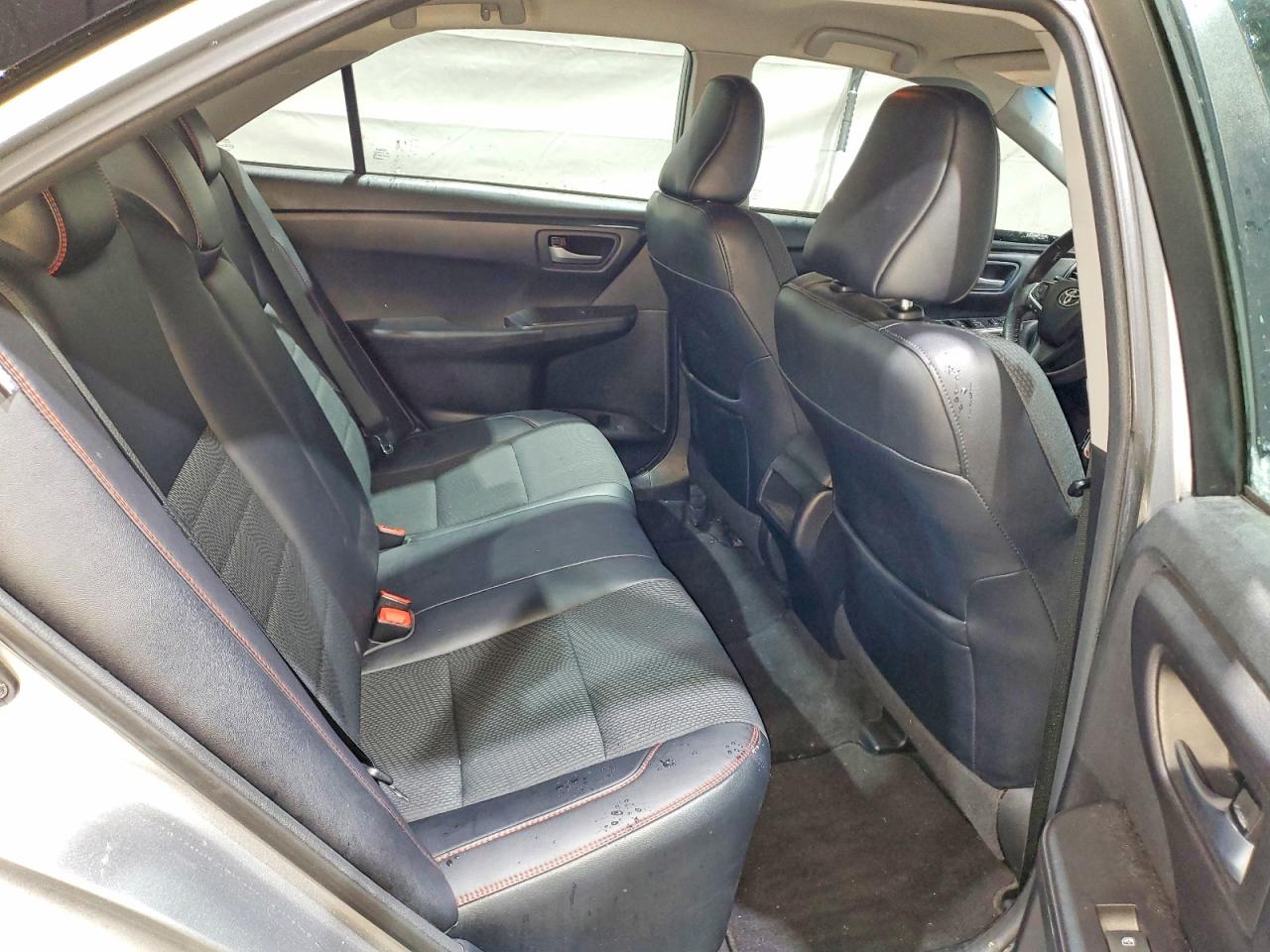 2017 TOYOTA CAMRY LE photo 10