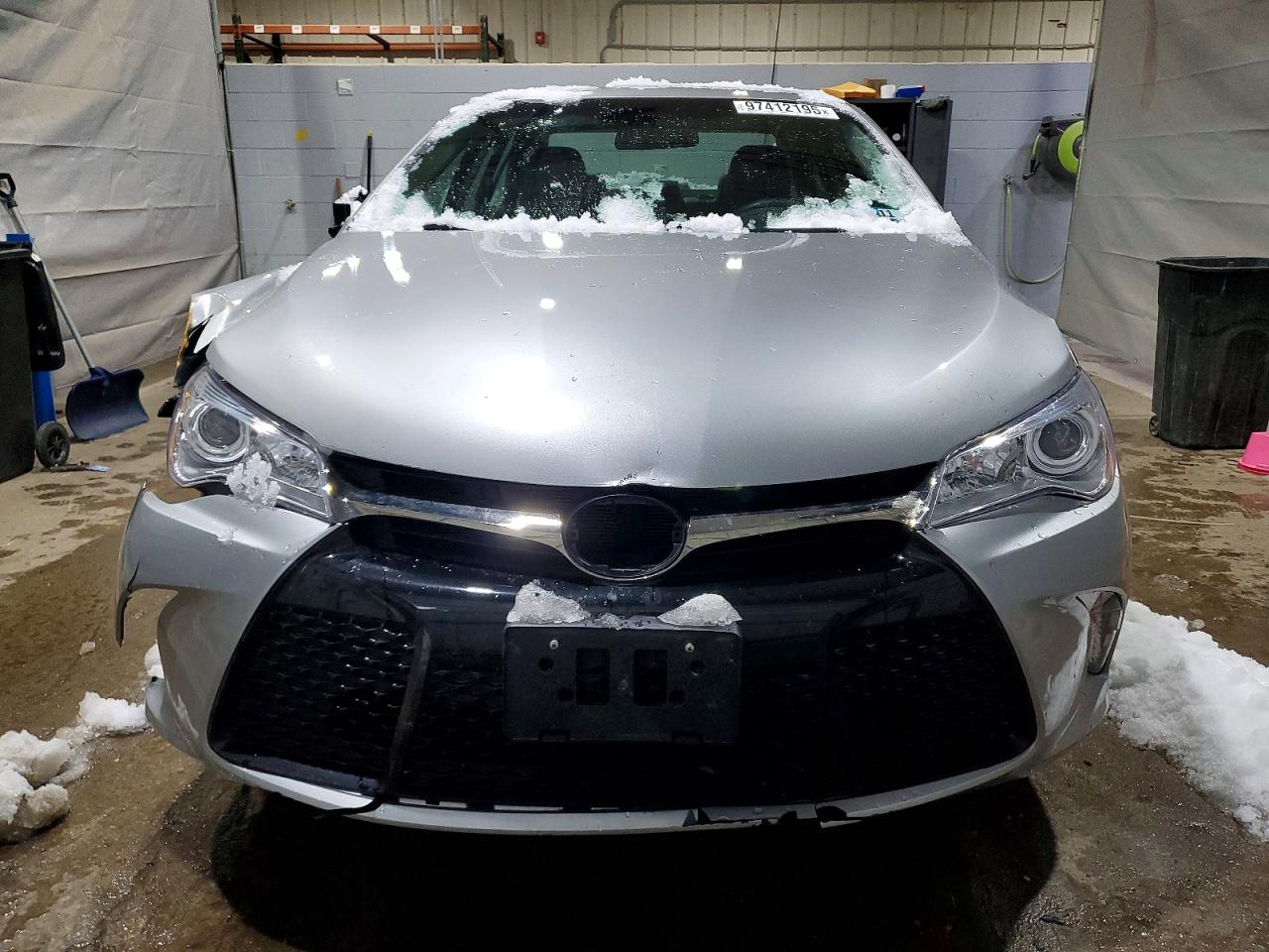 2017 TOYOTA CAMRY LE photo 5