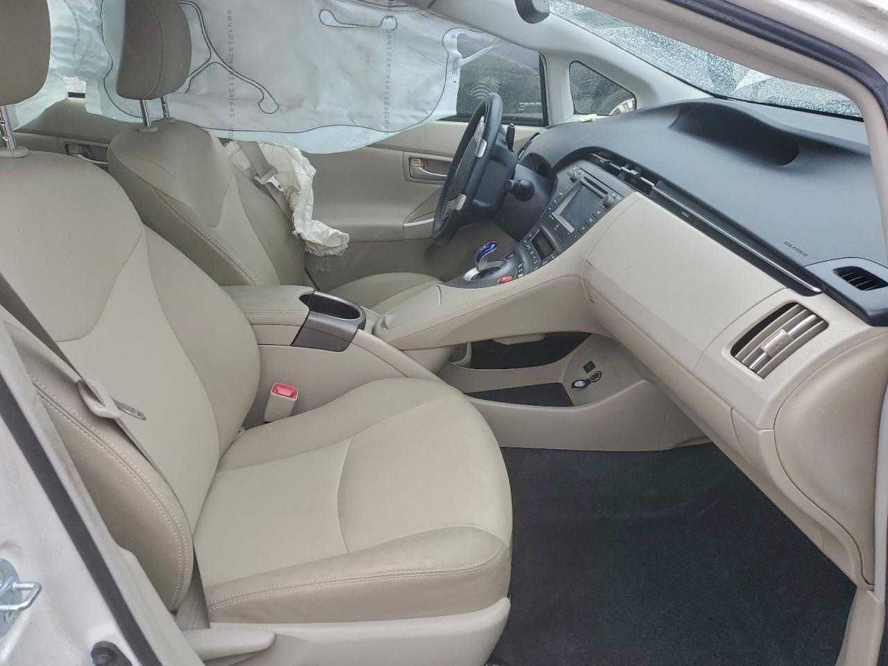 2013 TOYOTA PRIUS photo 19