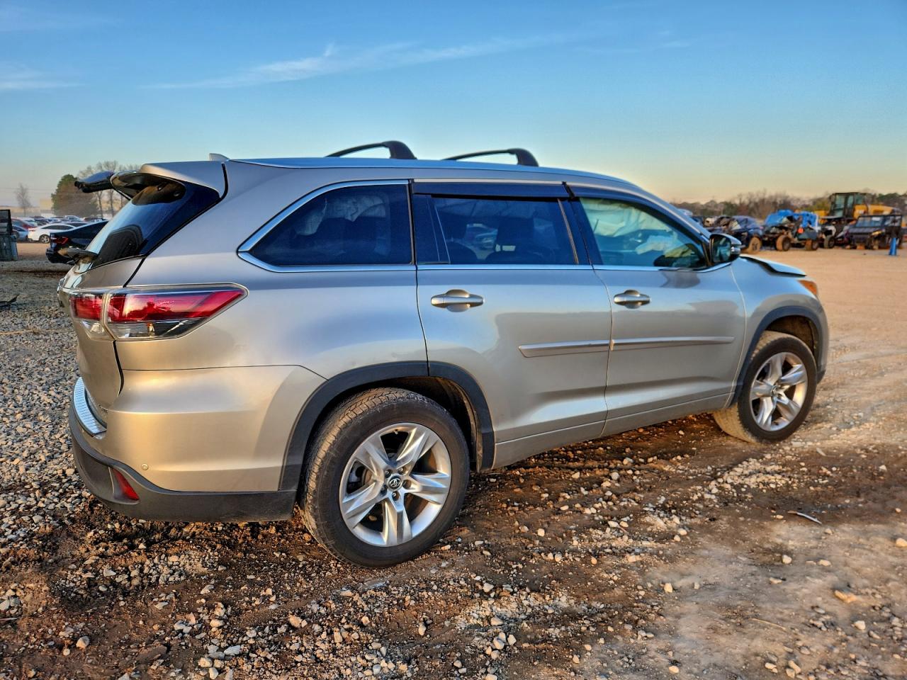 2016 TOYOTA HIGHLANDER LIMITED photo 5
