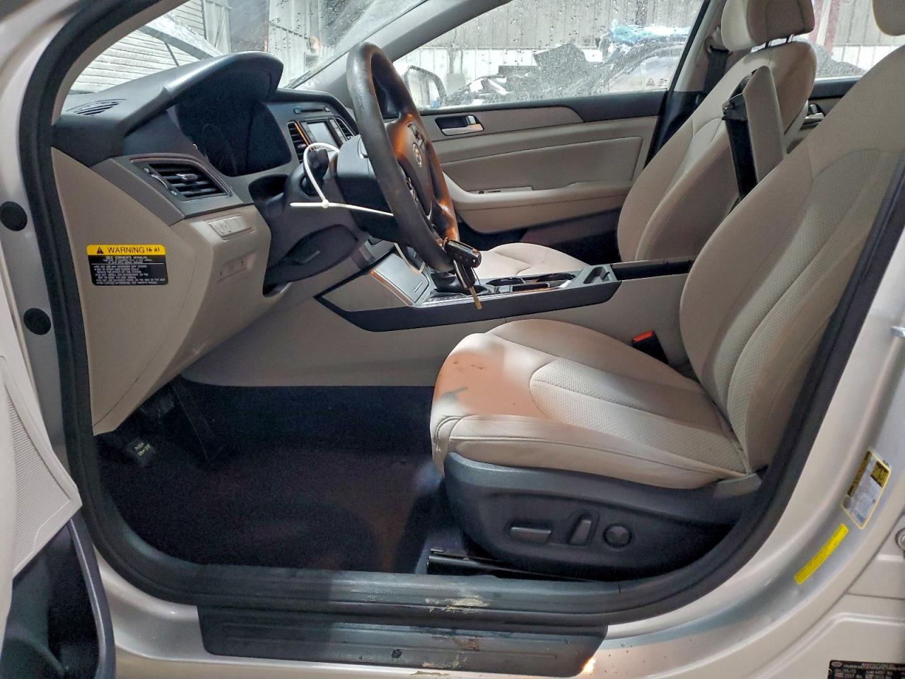 2015 HYUNDAI SONATA SE photo 13