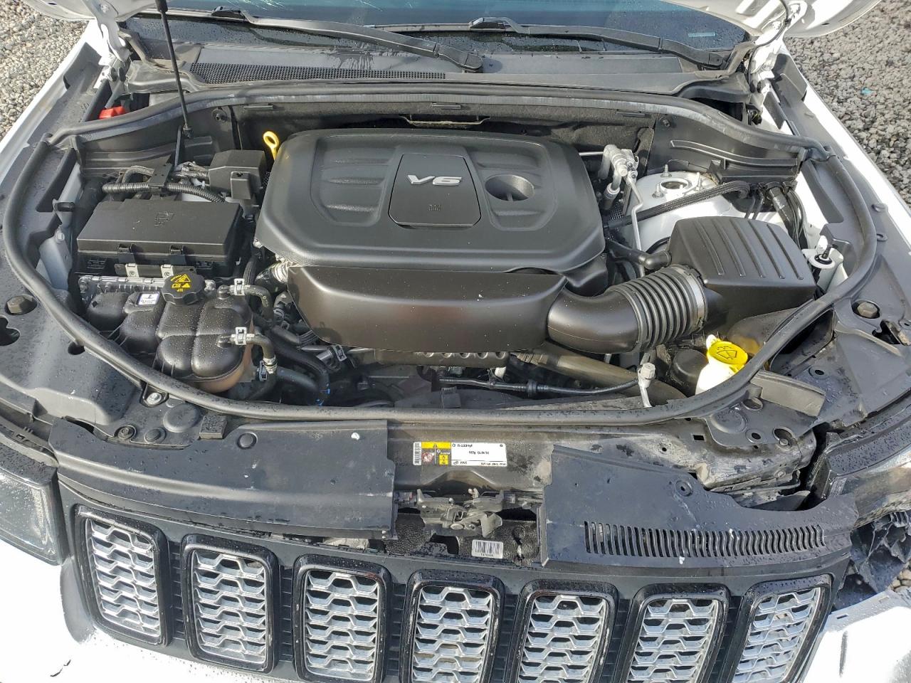 2018 JEEP GRAND CHEROKEE LAREDO photo 12