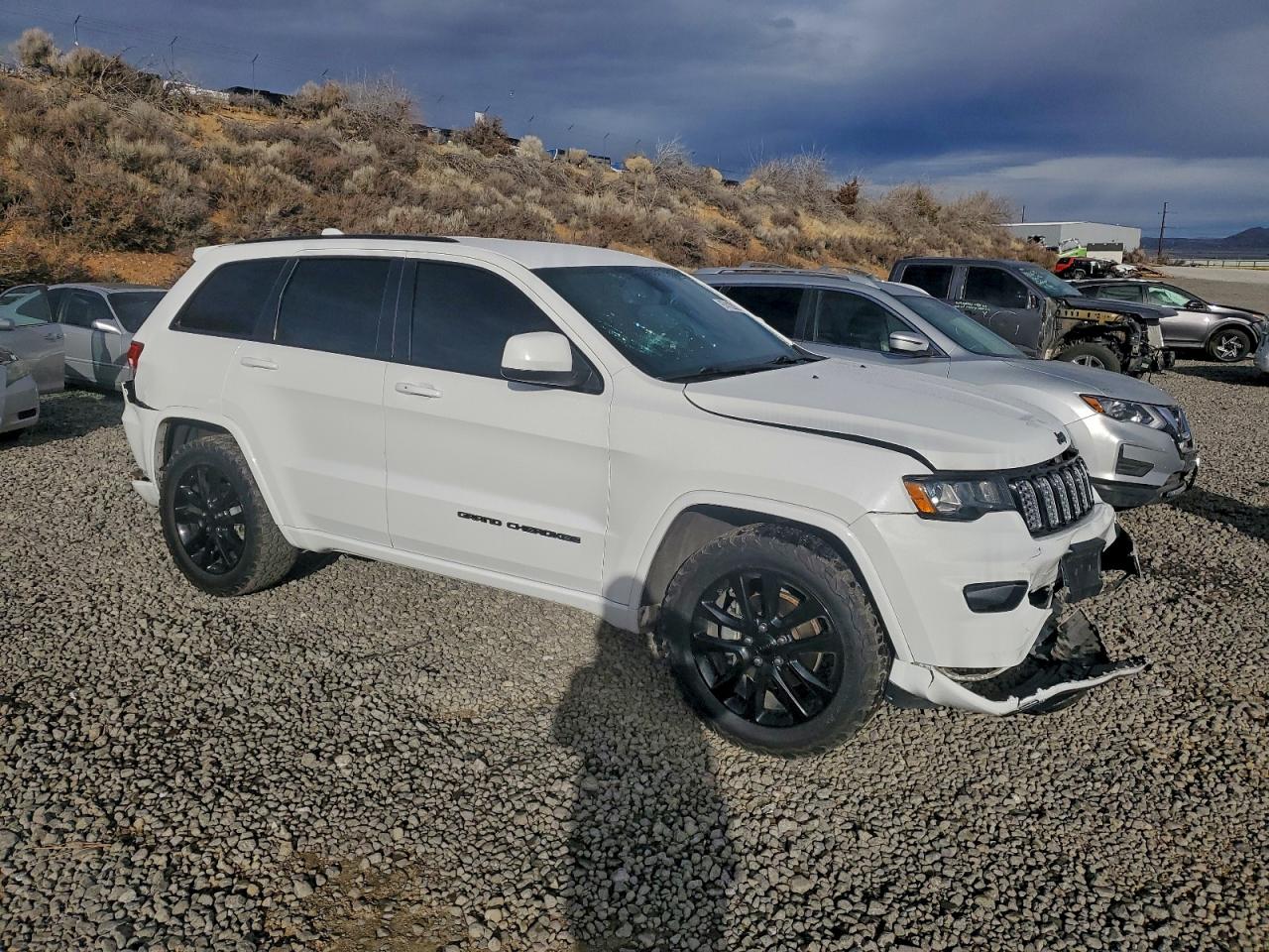 2018 JEEP GRAND CHEROKEE LAREDO photo 4