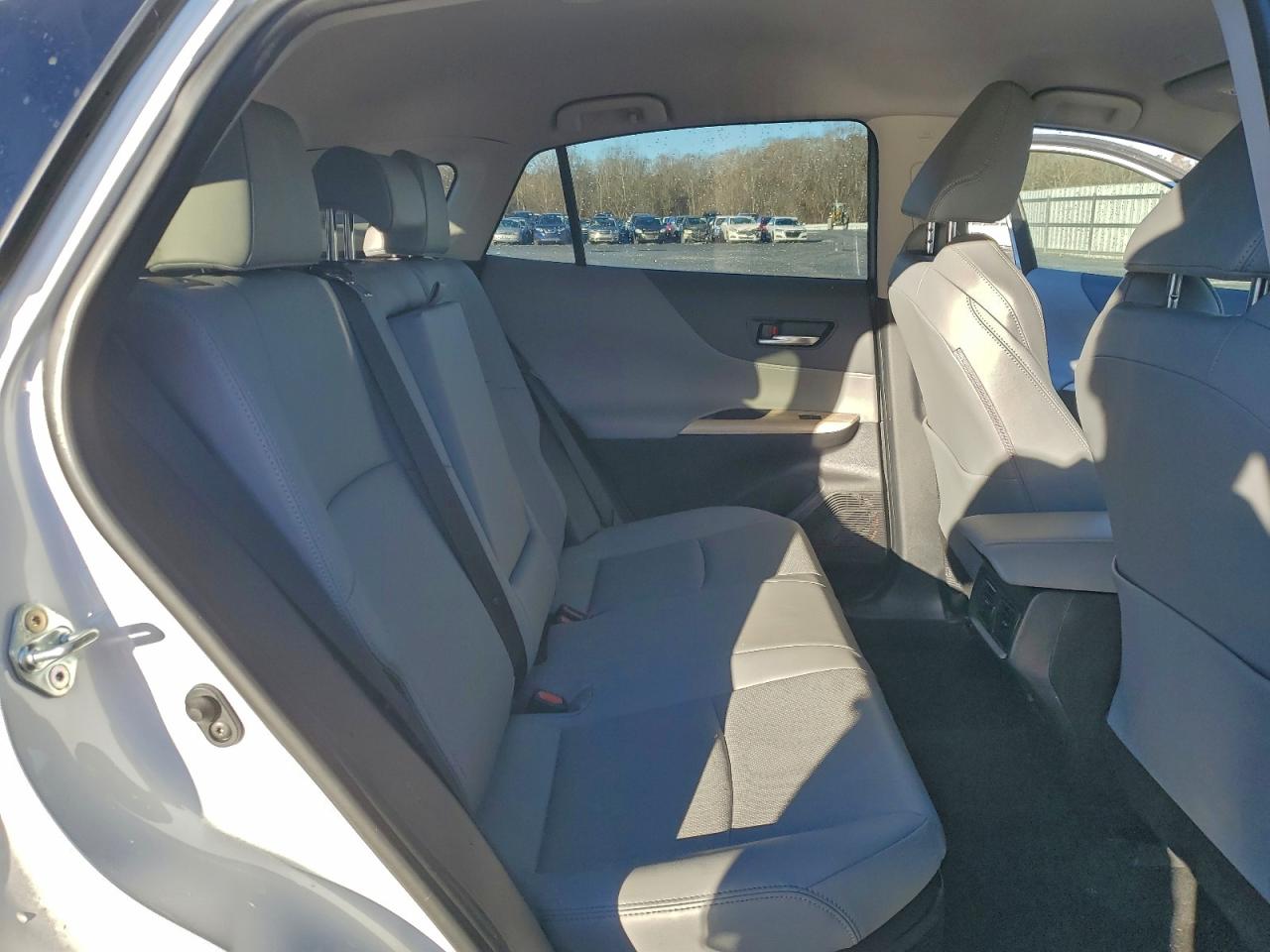 2024 TOYOTA VENZA LE photo 11