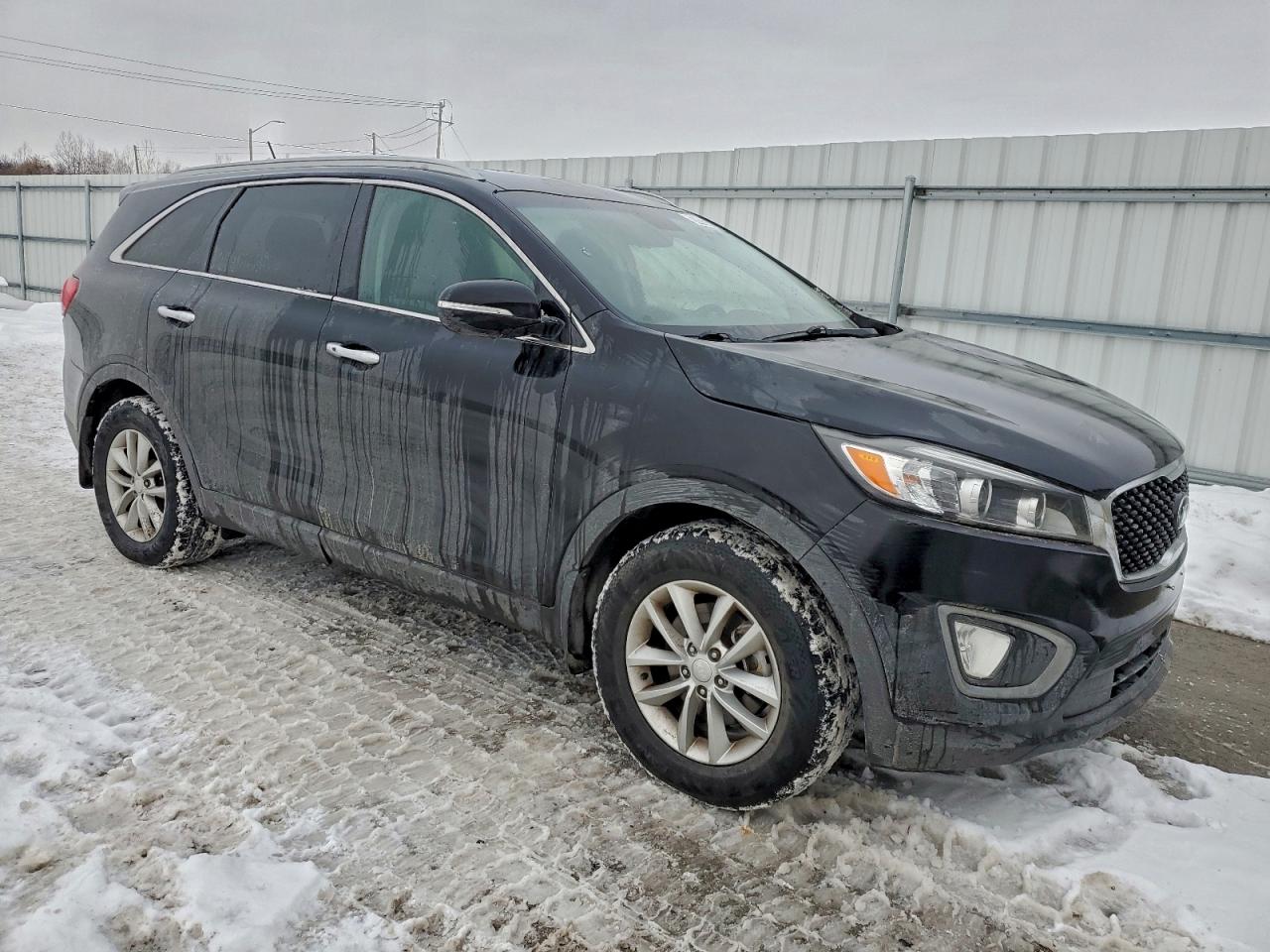 2016 KIA SORENTO LX photo 4