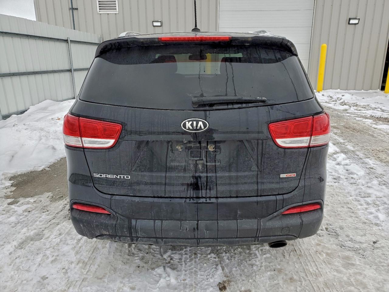 2016 KIA SORENTO LX photo 6