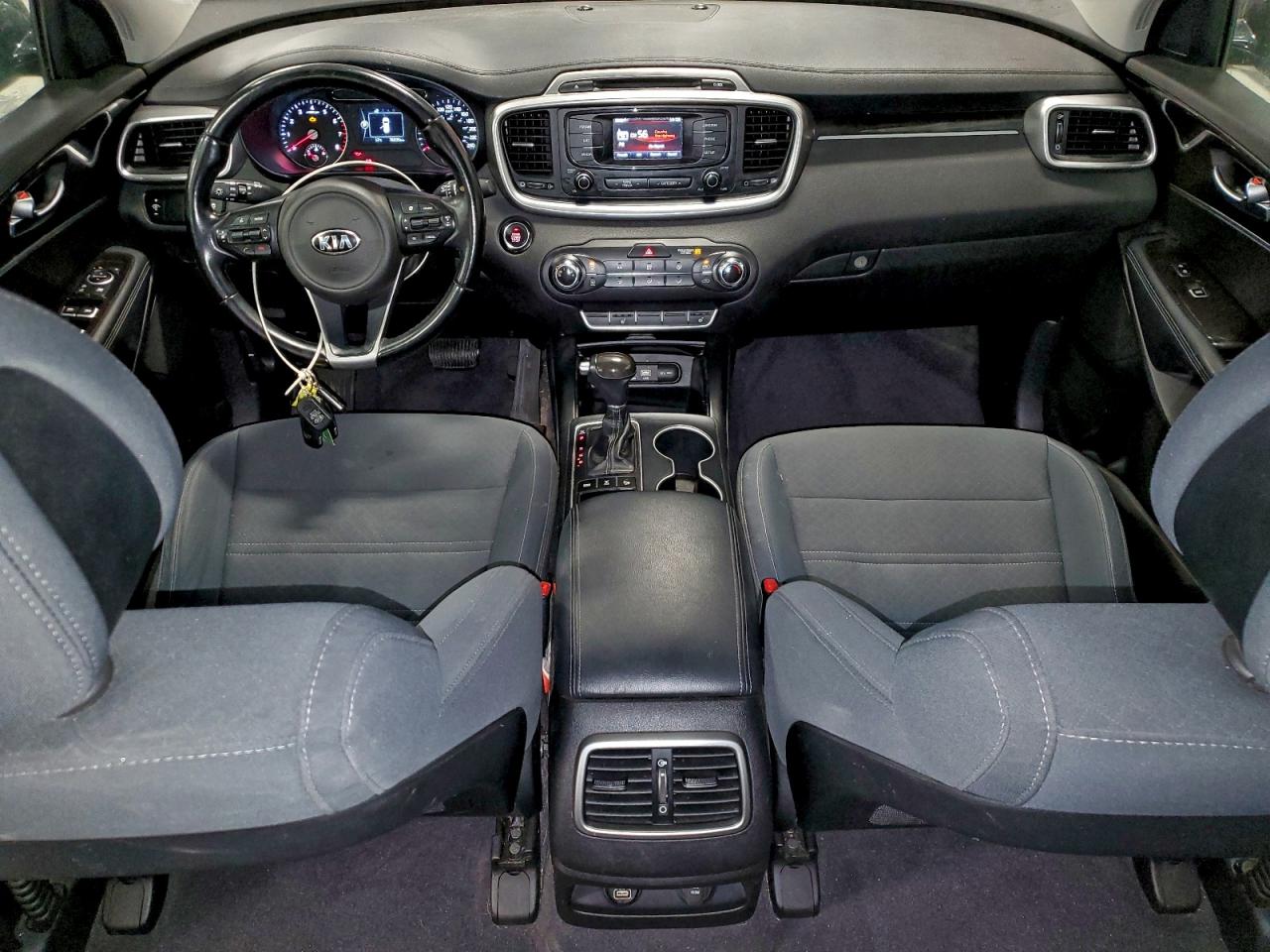 2016 KIA SORENTO LX photo 8