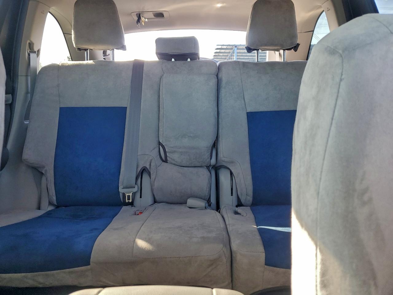 2019 TOYOTA HIGHLANDER LE photo 10