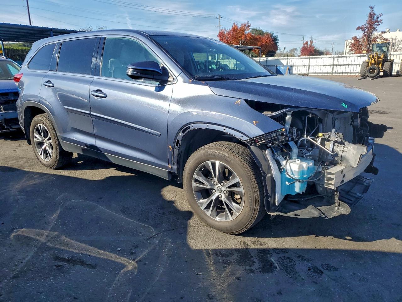 2019 TOYOTA HIGHLANDER LE photo 4